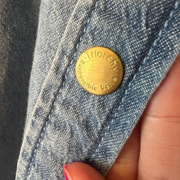 👑NWOT Triarchy Light Blue Button Up Denim Shirt XS - Picture 3 of 10